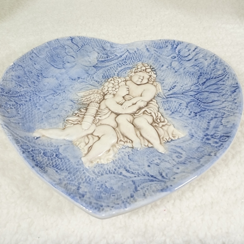 Cherubs Heart Shaped Ceramic Plate Wall Hanging Made in Italy - Picture 7 of 8